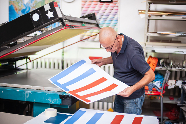 When Should You Use Custom Screen Printing For Shirts