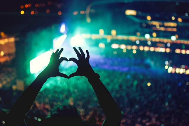 Why You Should Opt For Custom T-Shirts as Concert Attire