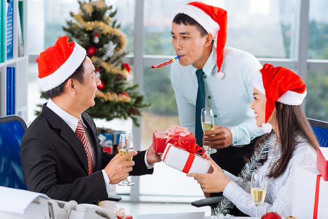 Christmas T-Shirt Quotes That Bring Good Laughs In The Office